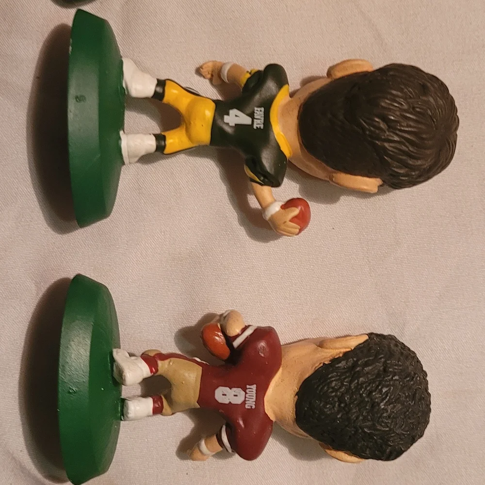 NFL Football Player Cake Topper - Green and Yellow